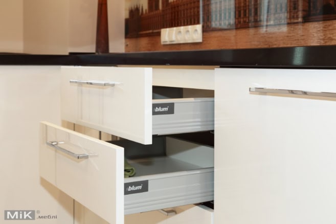 5_Ящики tandembox на белой кухне Ящики tandembox на белой кухне