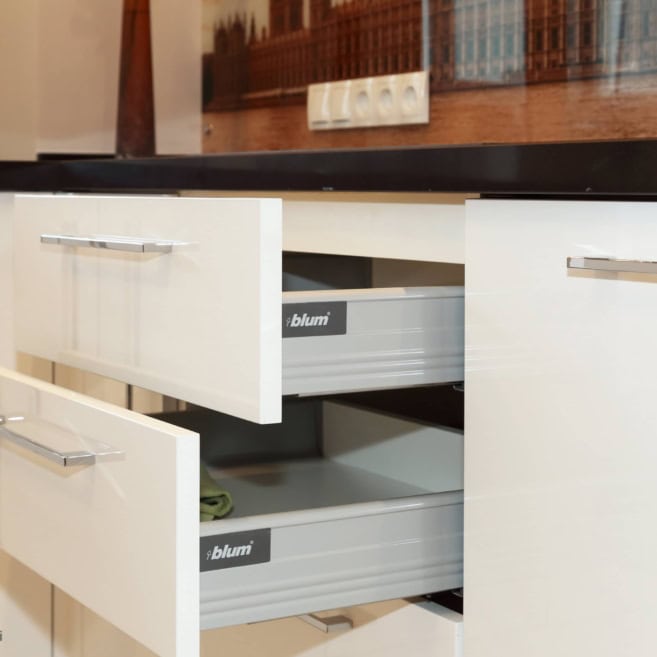 5_Ящики tandembox на белой кухне Ящики tandembox на белой кухне