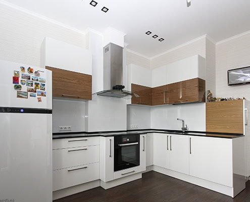 Білий кухонний гарнітур