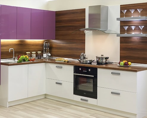 Кухня з фіолетовим акцентом