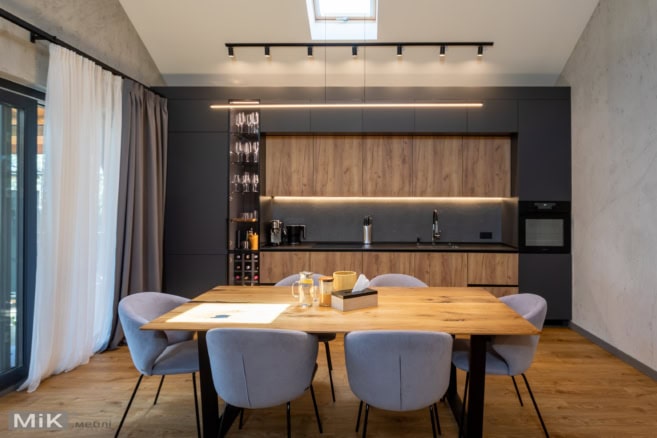 кухня під замовлення в заміський будинок Пряма кухня під замовлення в заміський будинок