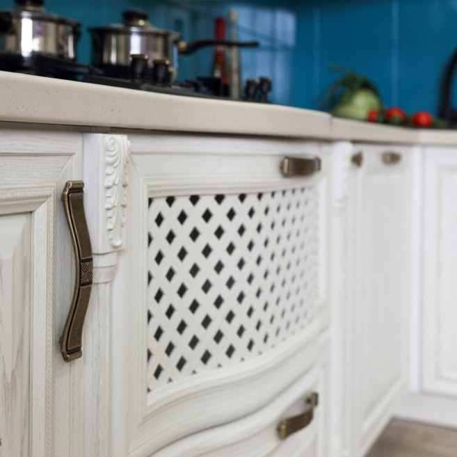 Решетка из белого дерево