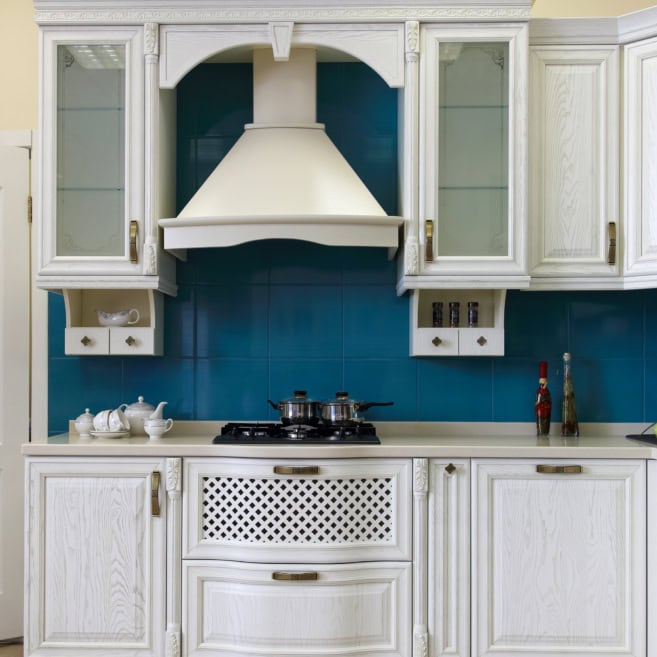 Кухня классика белая