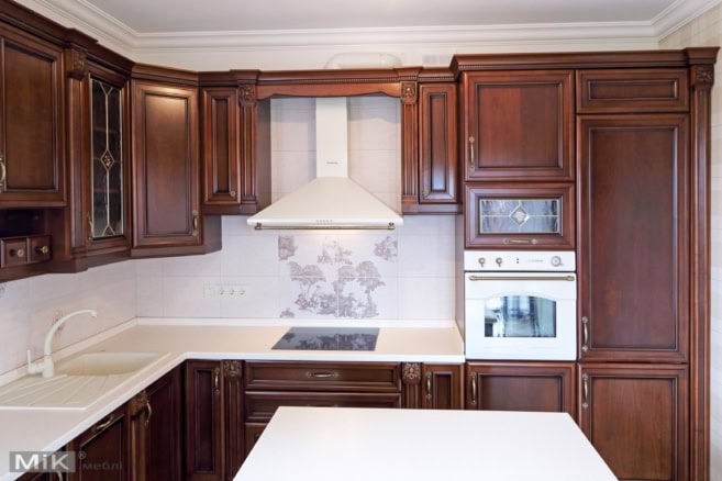 Кухня классика дерево Кухня классика натуральное дерево искусственный камень