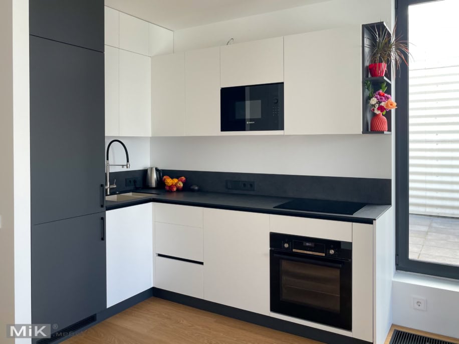 Кухня с плитой FUNDERMAX HPL Кухня з компакт плитою FUNDERMAX HPL