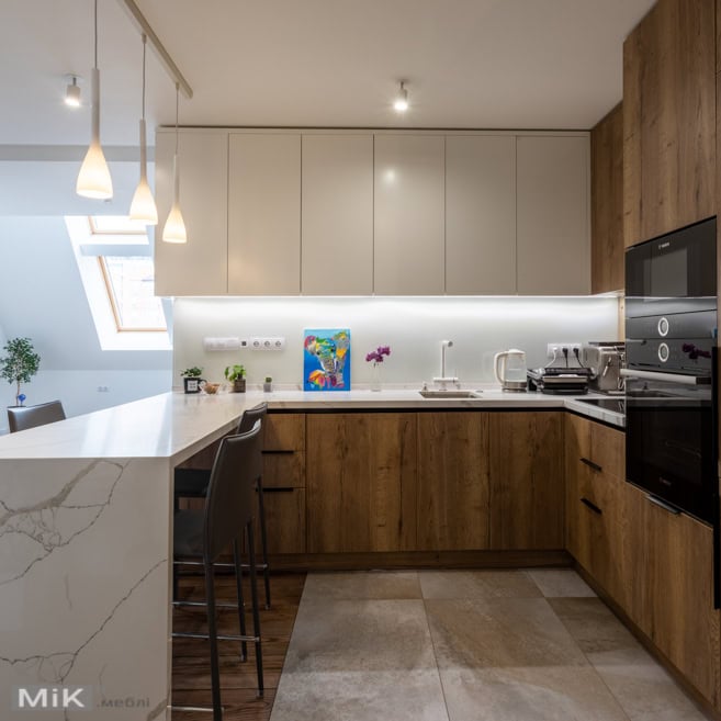 Барна стійка з кварцу