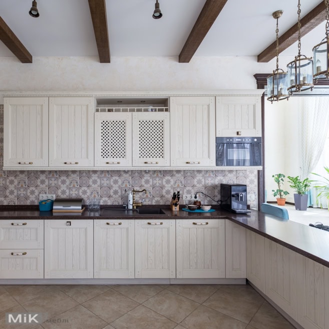 Классический комплект из натурального дерева