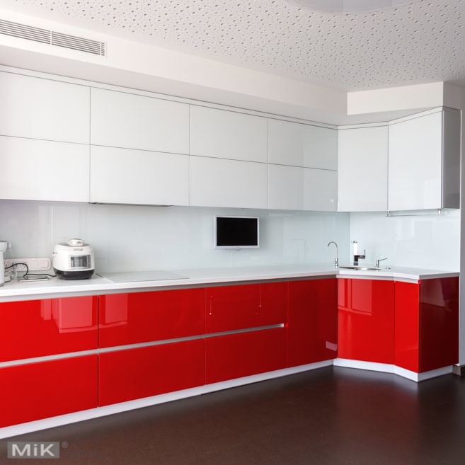 Червоно-білий дизайн кухні