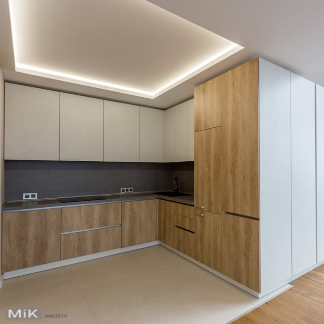 Кухня - фасад пластик  білий і cleaf