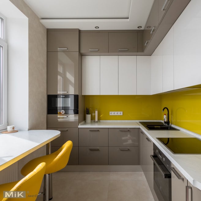 Кутова кухня під стелю