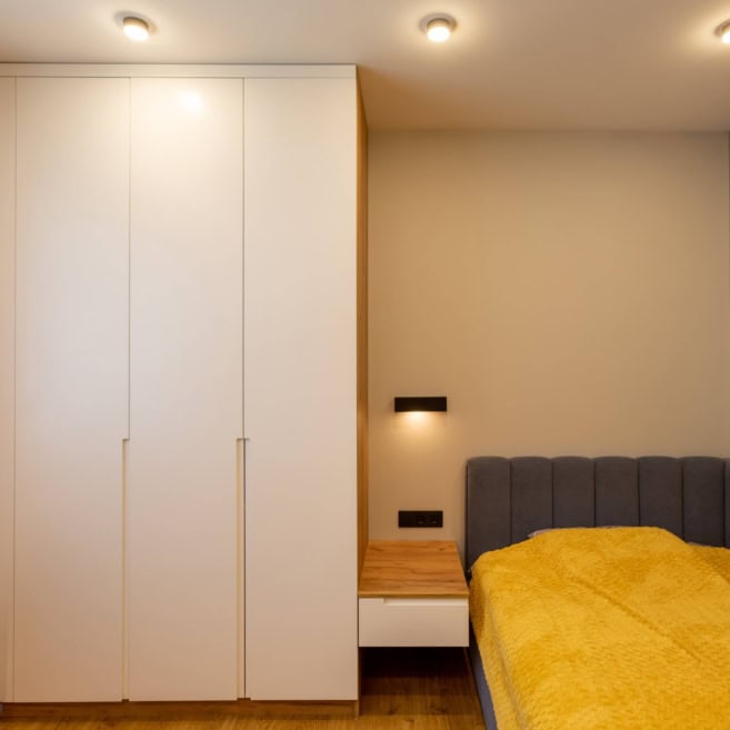 Распашной шкаф в комнату мальчика фасадами МДФ