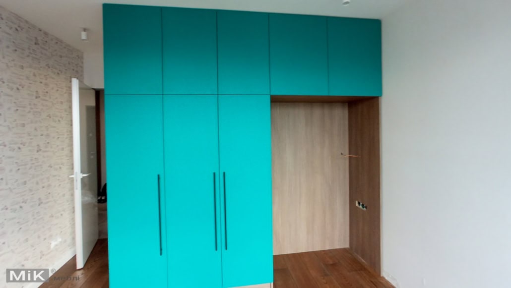 Шафа з антресолями та нішею