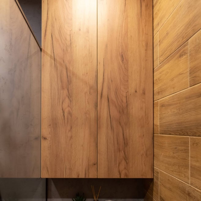 Вбудована Шафка у ванну кімнату