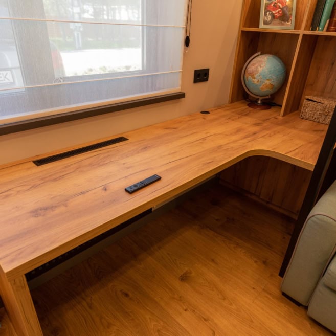 Стол на заказ в детскую комнату на заказ Стол на заказ в детскую комнату на заказ