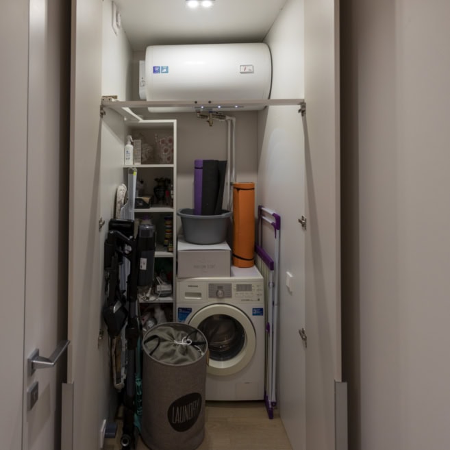 Комора з бойлером і пральною машиною Комора з бойлером і пральною машиною