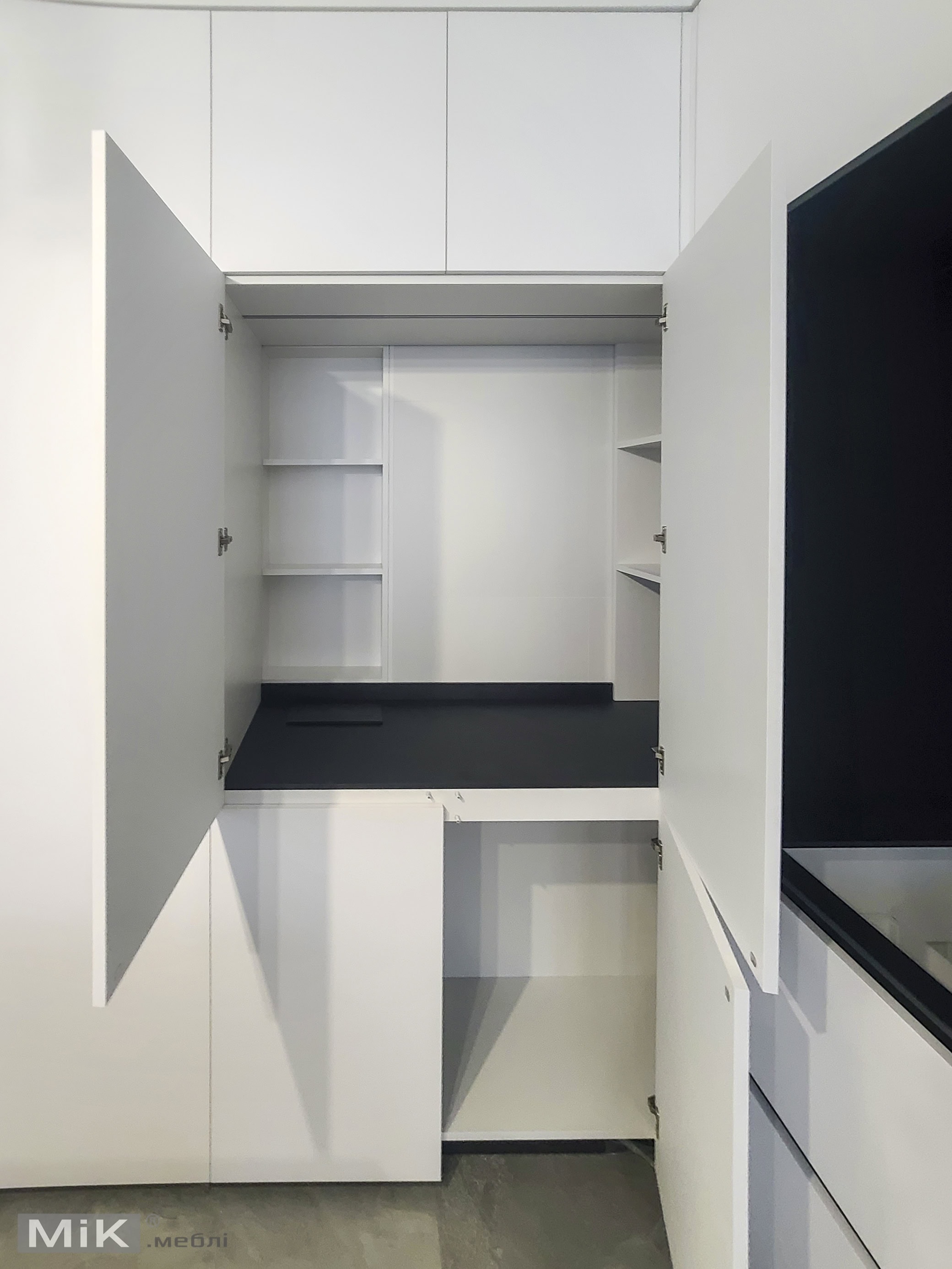 11_Шафа для мультиварки, чайника та кавоварки Шафа для мультиварки, чайника та кавоварки