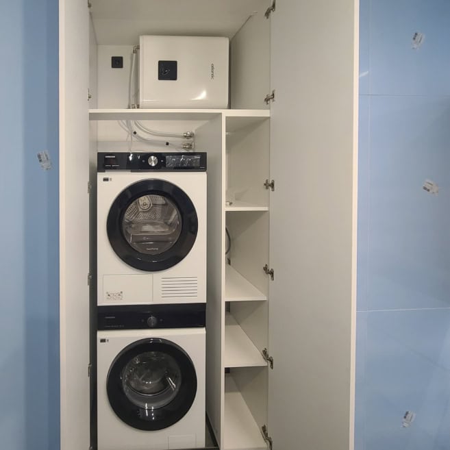 17_Пральна та сушильна машини вбудовані в кухні Пральна та сушильна машини вбудовані в кухні