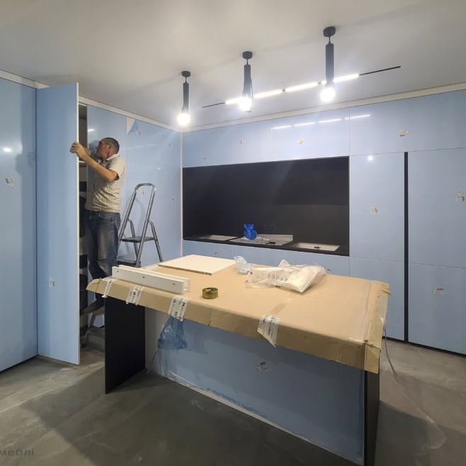 3_Встановлення великої кухні АГТ з островом Встановлення великої кухні АГТ з островом