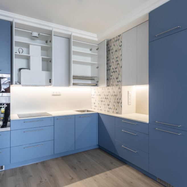 Встроенная вытяжка в шкафчик угловой кухни Встроенная вытяжка в шкафчик угловой кухни