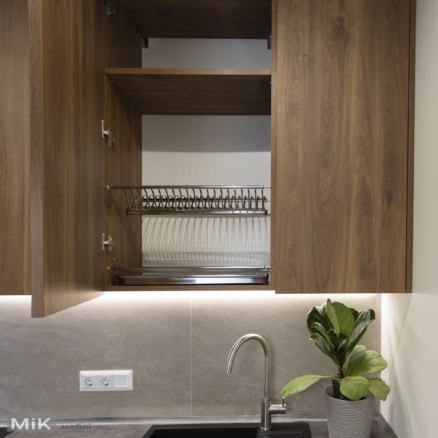 Комбинированная сушка в шкафчике кухни Комбинированная сушка в шкафчике кухни