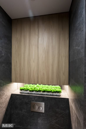 6_Вбудована шафка над інсталяцією у санвузлі