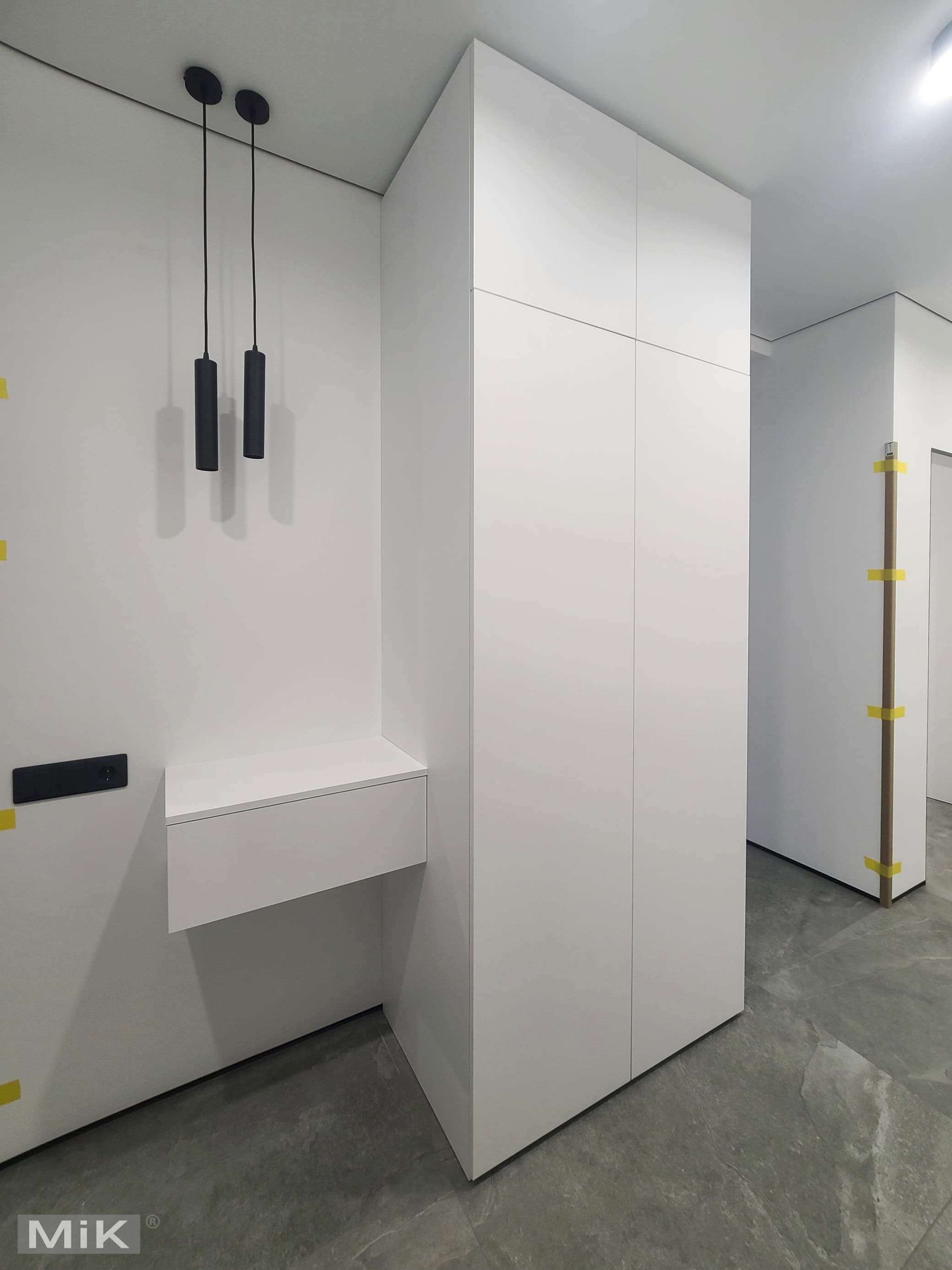 8_Шафа розпашна в передпокій Шафа розпашна в передпокій