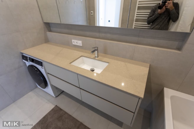 6_mebli-dlya-vannoyi-kimnaty-na-zamovlennya-kyiv-2.jpg Тумба у ванну на замовлення з пральною машиною та великим дзеркалом
