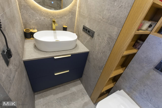 Тумба в санвузлі з накладною раковиною на замовлення