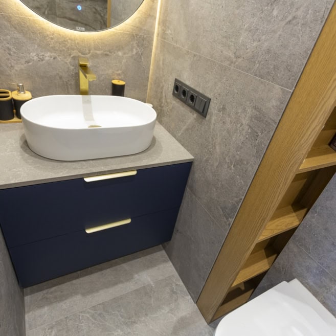 Тумба в санвузлі з накладною раковиною на замовлення